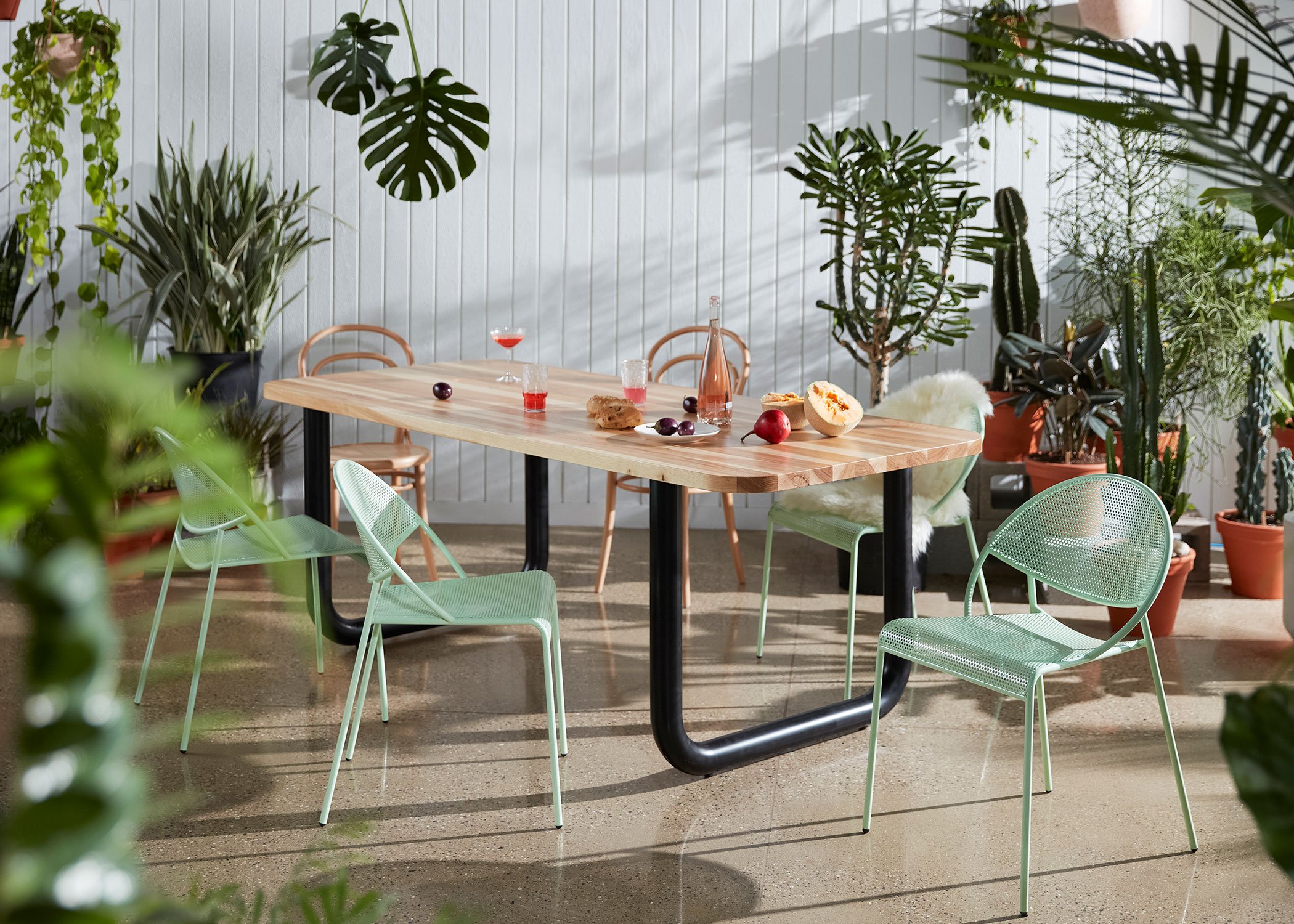Frankie-table-and-hula-chairs-in-mint